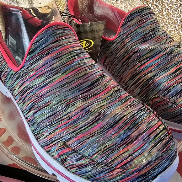 B AVIA Women Slip on Sneaker Shoes Multi Color Pink Black Blue Speckle Size 6 - Picture 3 of 10